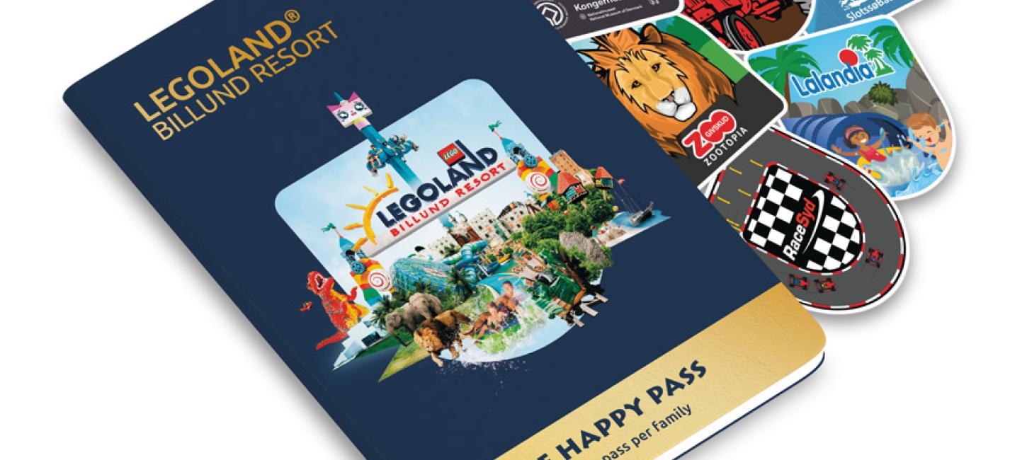 Be Happy Pass er et sjov og helt gratis pas som uddeles til børnefamilier, der overnatter i LEGOLAND® Billund Resort. Attraktionerne i området giver et Adventure Badge til alle med et Be Happy Pass.