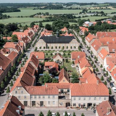 Luftfoto af Christiansfeld bymidte